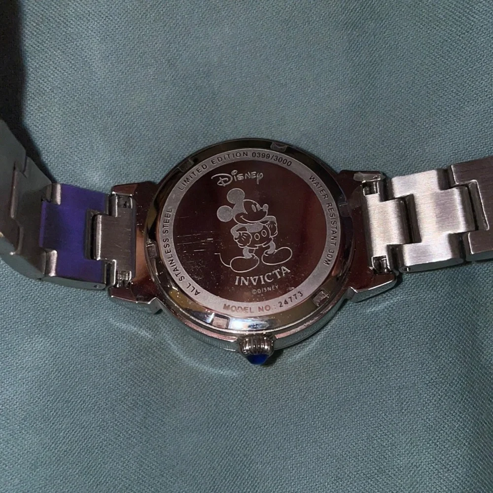 Limited edition Disney invicta watch - Picture 2 of 3